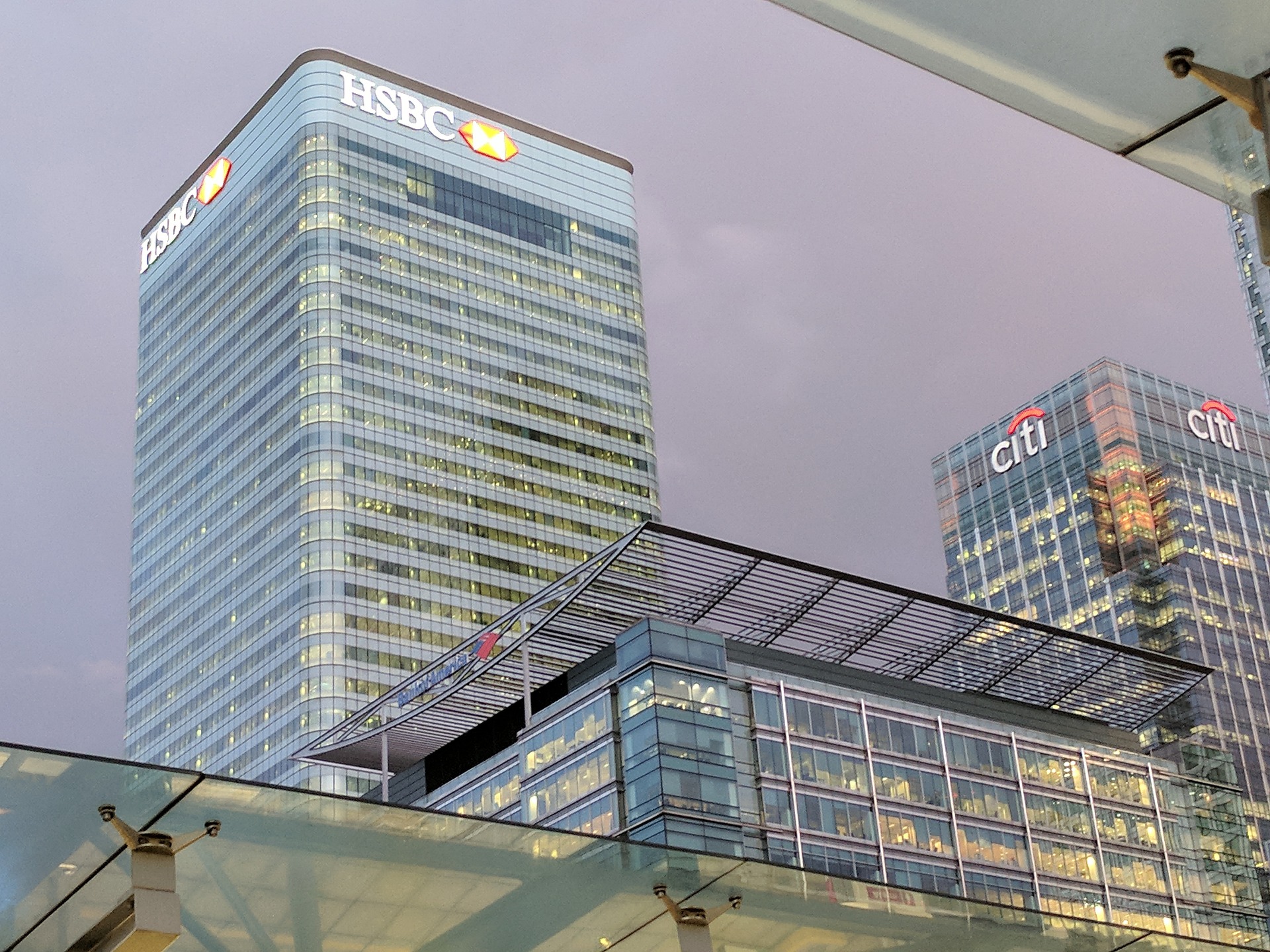 Banking Giants Opt for Less Stringent Climate Target Validation Requirements, Endangering the Transition to a Sustainable Economy